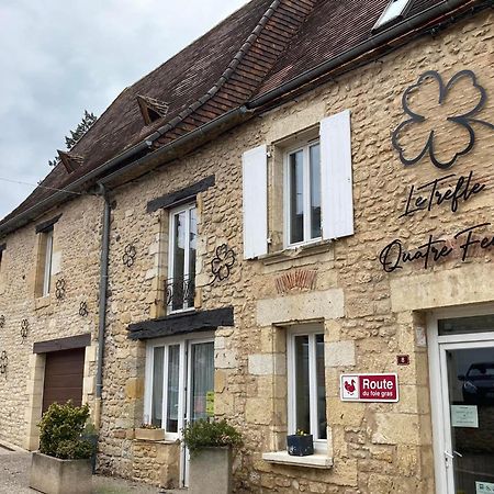 Le Trefle A Quatre Feuilles Hotel Siorac-en-Perigord Exterior photo